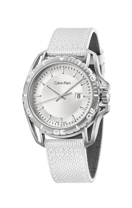 Calvin Klein earth 寰宇系列腕錶,12,500元。